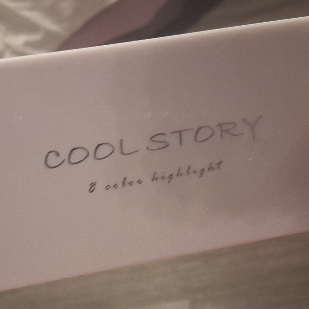 Coolstory 8-Color Highlighter Palette — Soft Pink Glow